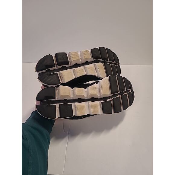 ON Running Cloud 5 Sneakers Black Women's W8 EU 39 Swiss Engineering - Picture 10 of 14